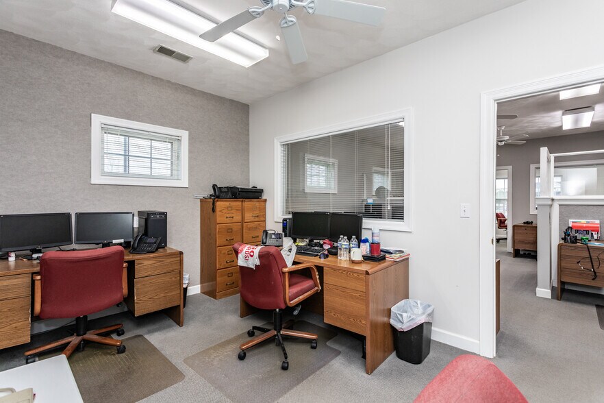 More Photos Of 1186 S State Route 157, Edwardsville Loft Creative Space For Sale