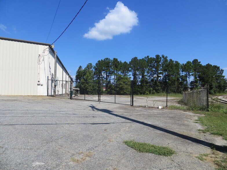 More Photos Of 632 Campbell St, Thomasville Manufacturing For Sale