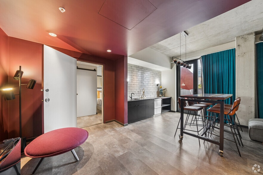 More Photos Of 2225 Telegraph Ave, Oakland Hotel For Sale