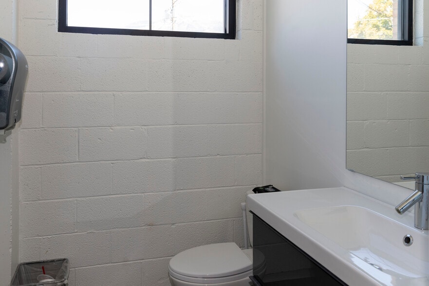 More Photos Of 2424 Wall Ave, Ogden Storefront For Sale