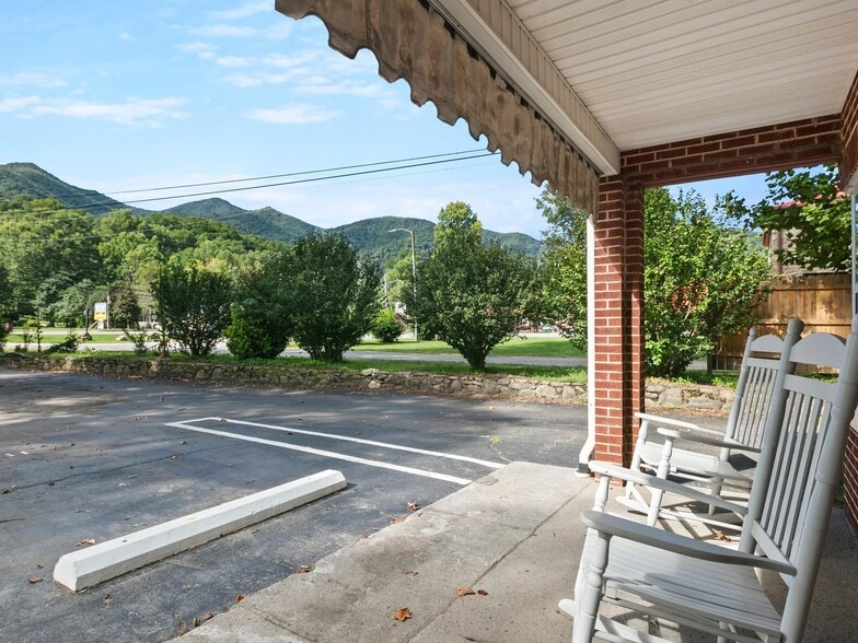More Photos Of 2474 Soco Rd, Maggie Valley Hotel For Sale