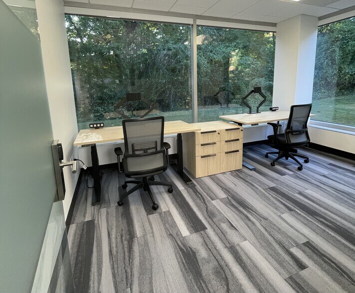 More Photos Of 1000 Northbrook Dr, Trevose Office For Sale