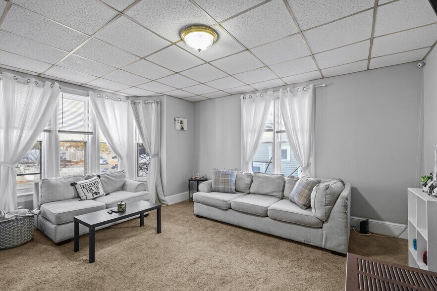 More Photos Of 79 Hamlet Ave, Woonsocket Apartments For Sale