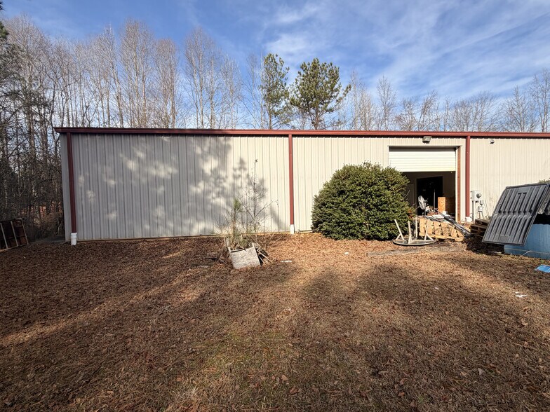 More Photos Of 514 Concord Industrial Dr, Seneca Flex For Sale
