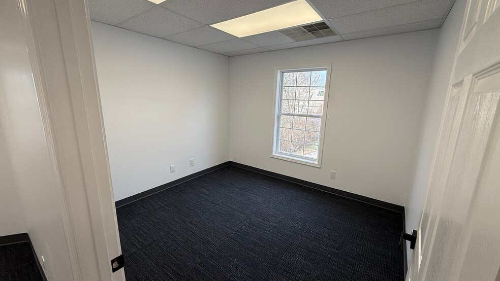 More Photos Of 11801 Brinley Ave, Louisville Medical For Lease