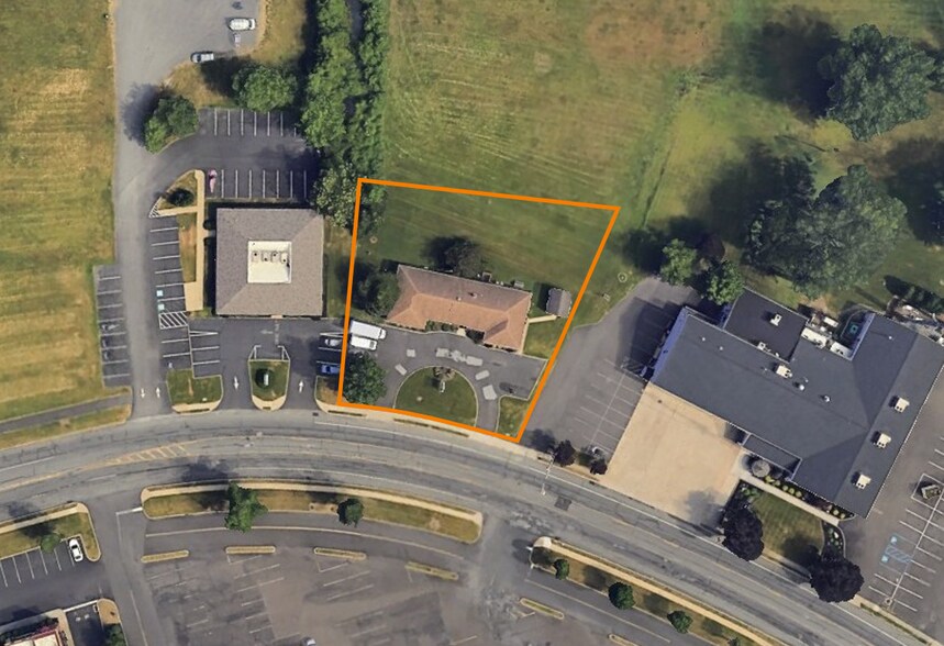 More Photos Of 413 Hood Blvd, Fairless Hills Office For Sale