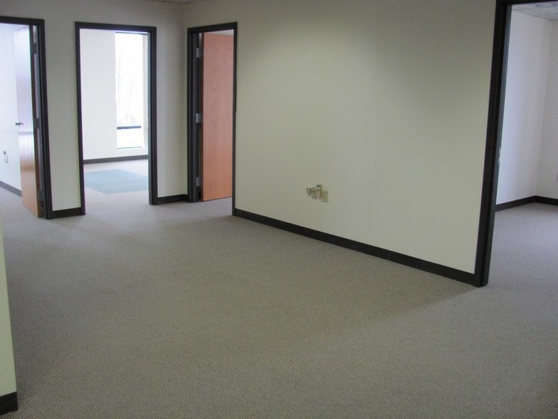 More Photos Of 333 North Ave, Wakefield Office For Lease