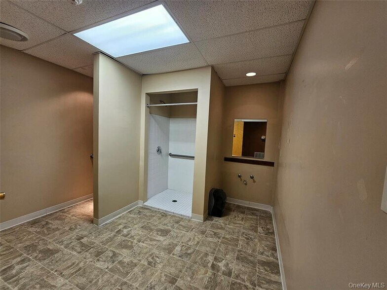 More Photos Of 4 Corwin Ct, Newburgh Medical For Sale