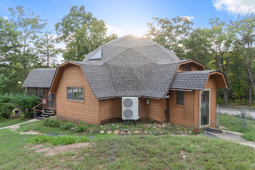 More Photos Of 8172 Highway 187, Eureka Springs Freestanding For Sale