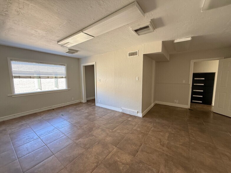 More Photos Of 1715 N Broadway Ave, Oklahoma City Office For Lease