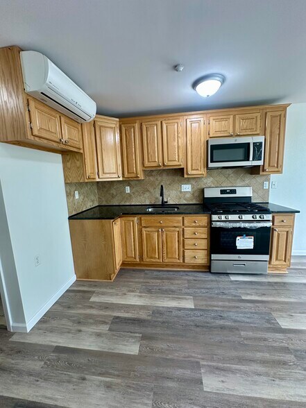 More Photos Of 5279 Arthur Kill Rd, Staten Island Apartments For Sale