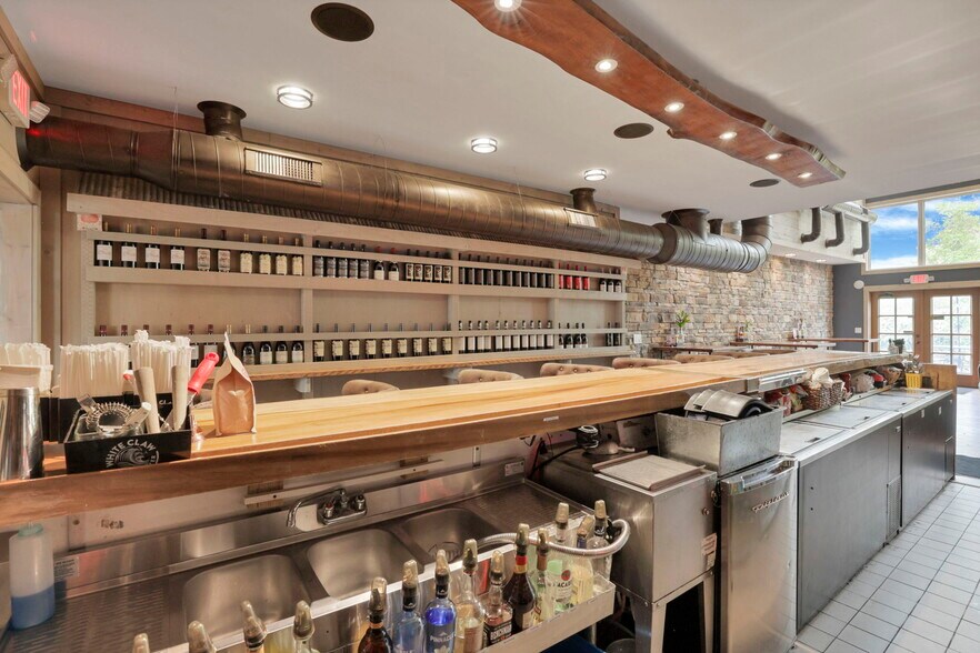 More Photos Of 14675 Zion Rd, Thornville Restaurant For Sale