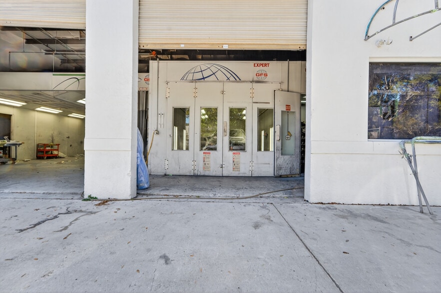 More Photos Of 170 Business Park Way, Royal Palm Beach Warehouse For Lease