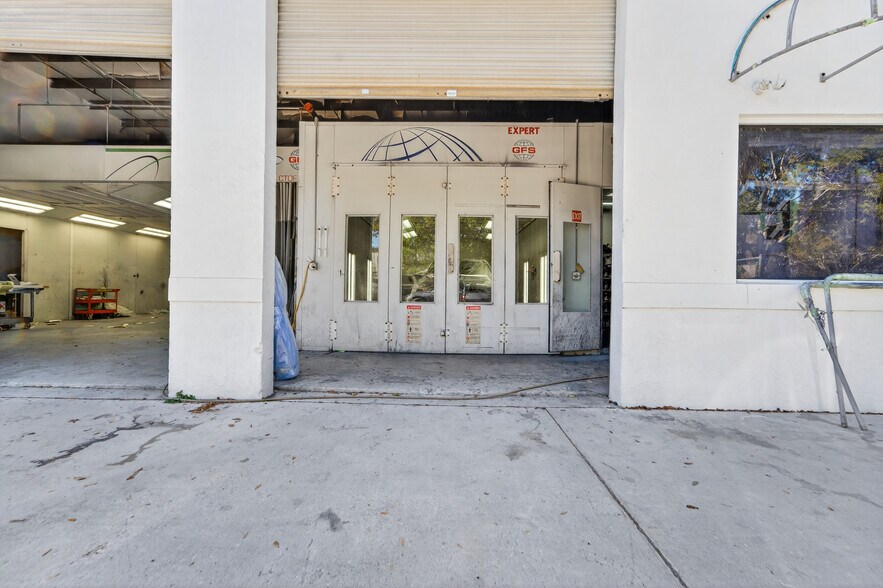 More Photos Of 170 Business Park Way, Royal Palm Beach Warehouse For Lease
