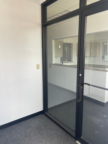 More Photos Of 352 Belmont St, Worcester Medical For Lease