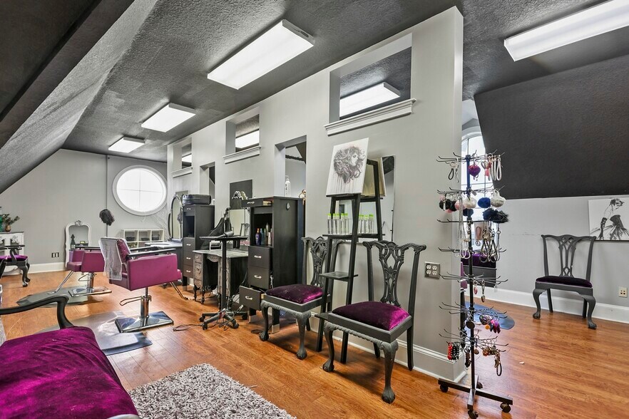 More Photos Of 201 Business Park Dr, Rincon Office For Sale