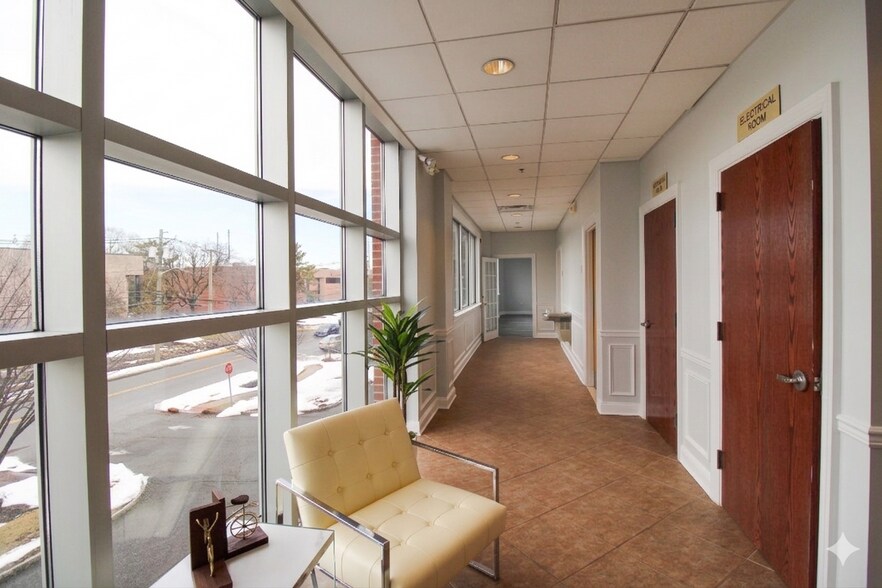 More Photos Of 300 Penhorn Ave, Secaucus Office For Lease