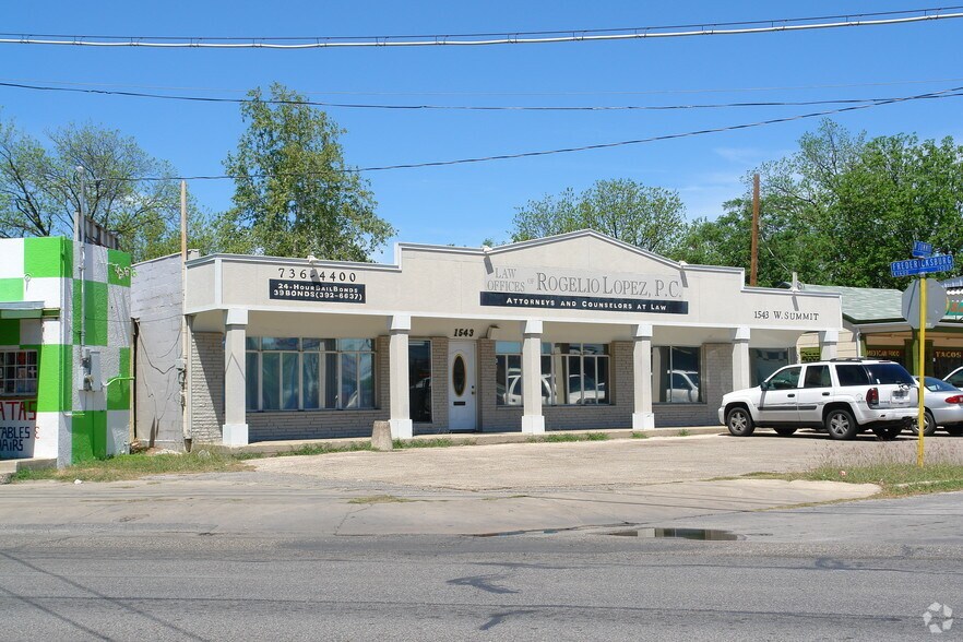 More Photos Of 1543 W Summit Ave, San Antonio Showroom For Sale