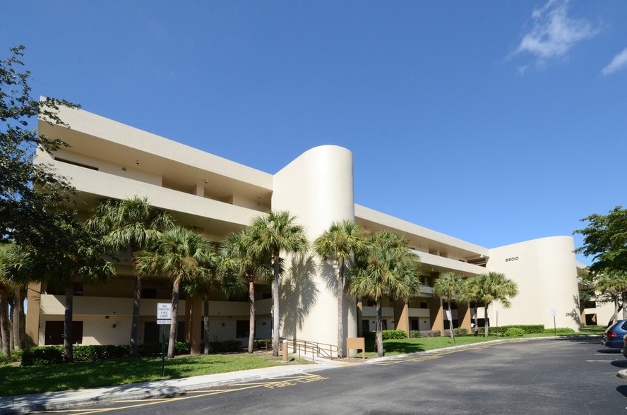 More Photos Of 3800 Inverrary Blvd, Lauderhill Office For Lease