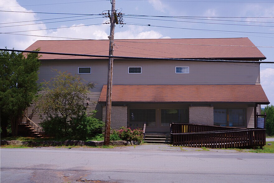 More Photos Of 6 Wierk Ave, Liberty Office For Lease