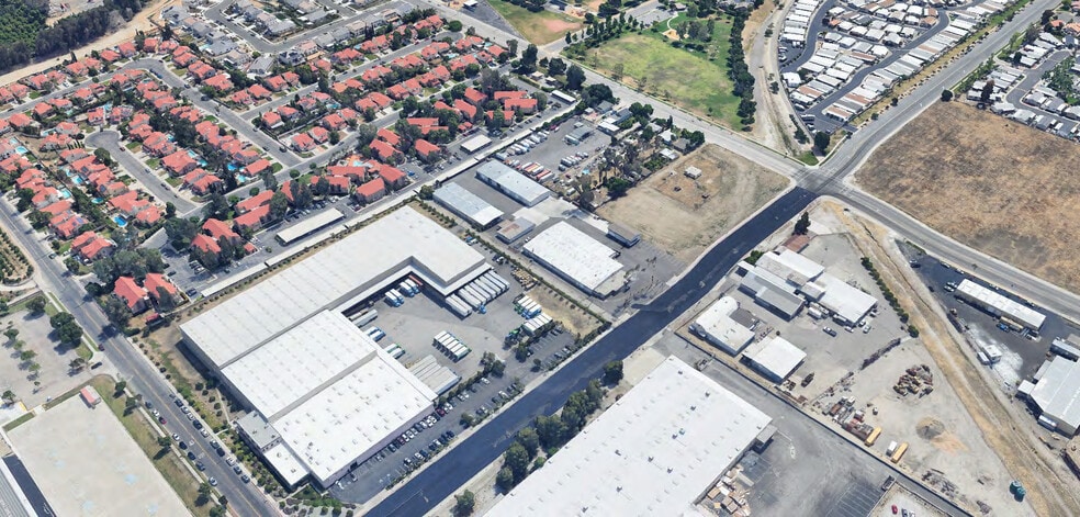 More Photos Of 1700 E Colton Ave, Redlands Warehouse For Sale