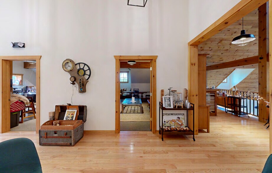 More Photos Of 495 E Washington St, Middleburg Lodge Meeting Hall For Sale