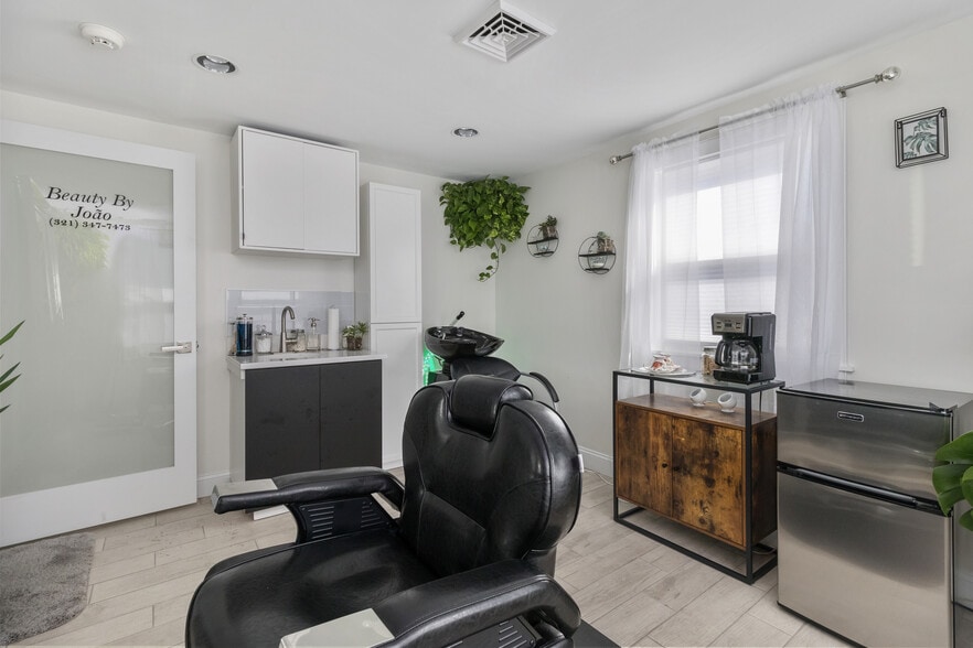 More Photos Of 712 Main St, Hyannis Storefront Retail Office For Sale