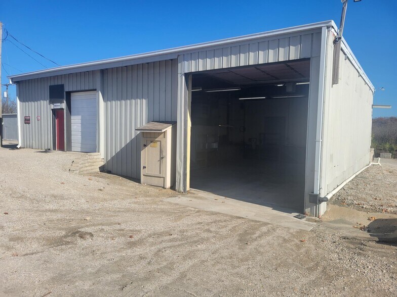 Primary Photo Of 20501 W 67th St, Shawnee Warehouse For Lease