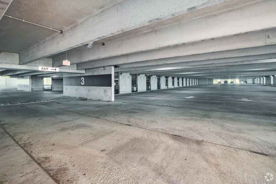 More Photos Of 14501 George Carter Way, Chantilly Office For Lease