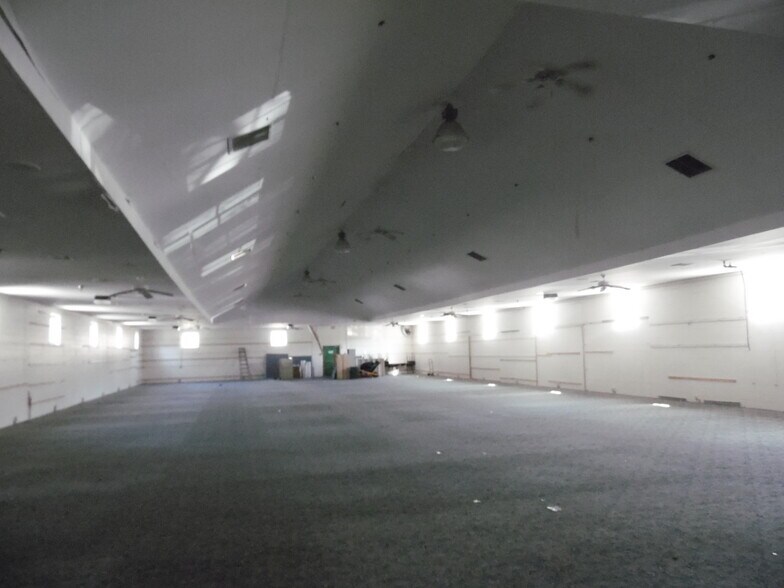 More Photos Of 110 S New York Rd, Galloway Freestanding For Sale