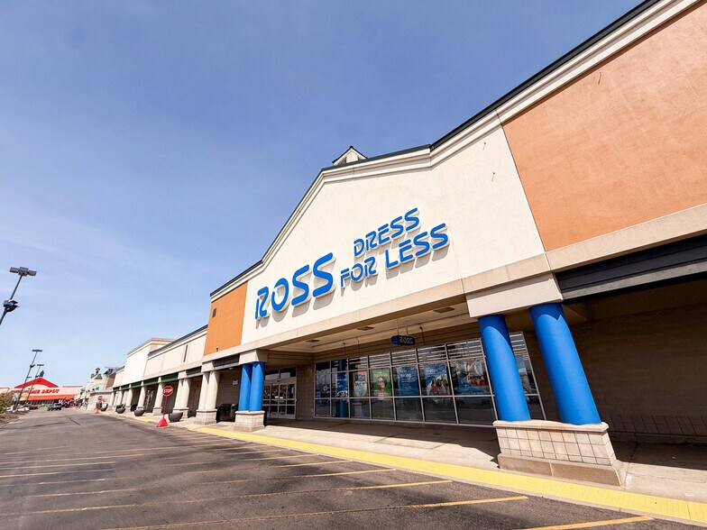 More Photos Of 9078 Highland Dr, White Lake Township Unknown For Lease