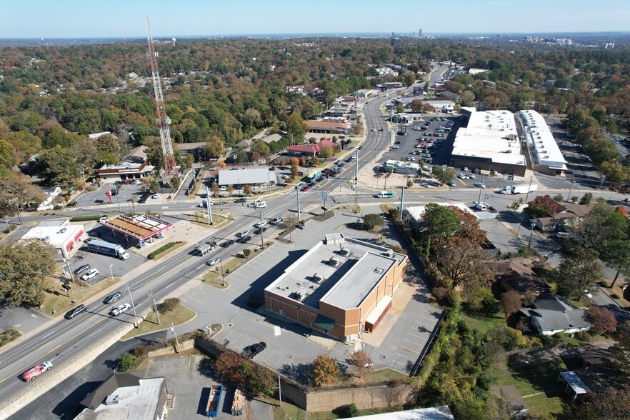 More Photos Of 7601 Cantrell Rd, Little Rock Freestanding For Lease