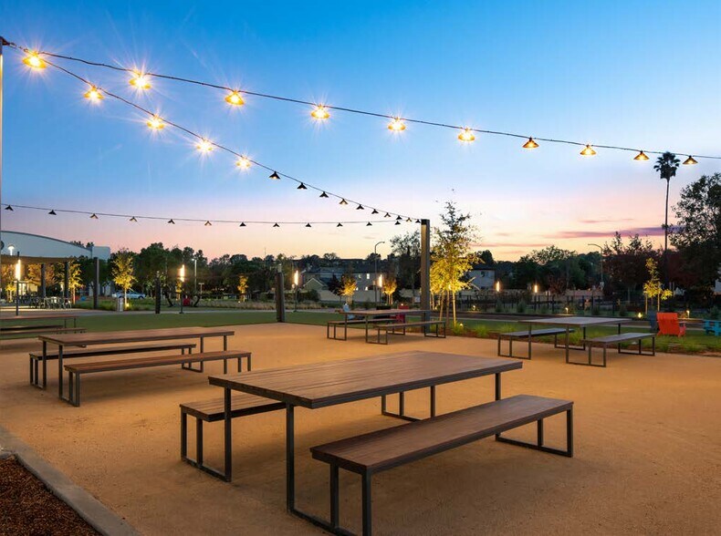 More Photos Of 2-10 Hamilton Lndg, Novato Unknown For Lease