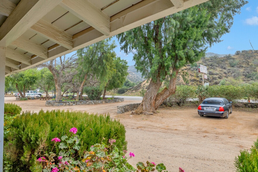 More Photos Of 12117 Sierra Hwy, Santa Clarita Hotel For Sale