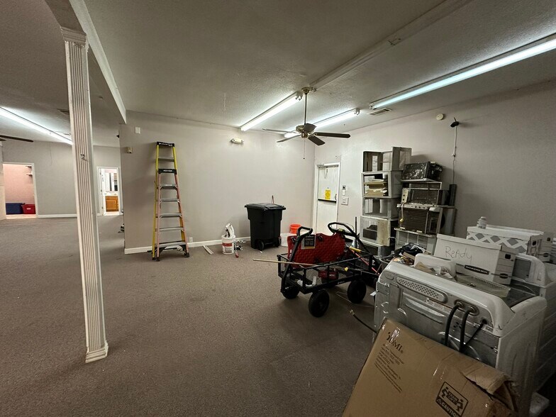 More Photos Of 13570 US Highway 287, Bellevue Auto Repair For Sale