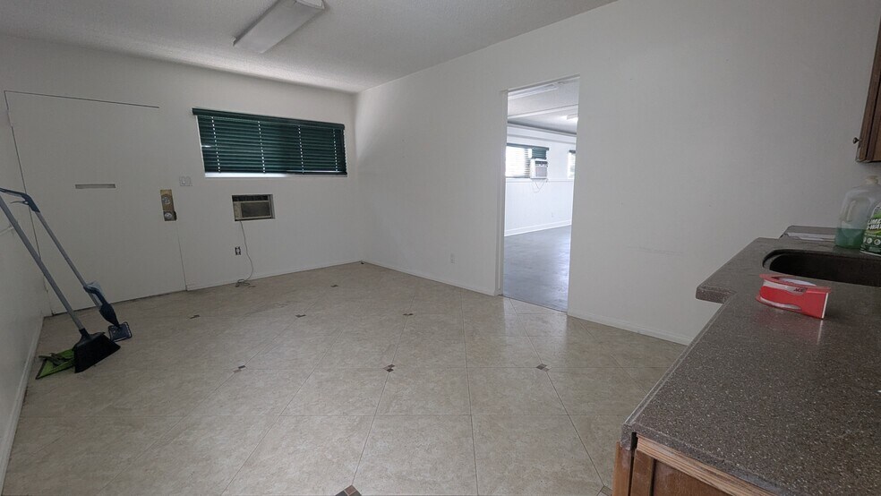 More Photos Of 4425 Cass St, San Diego Office For Lease