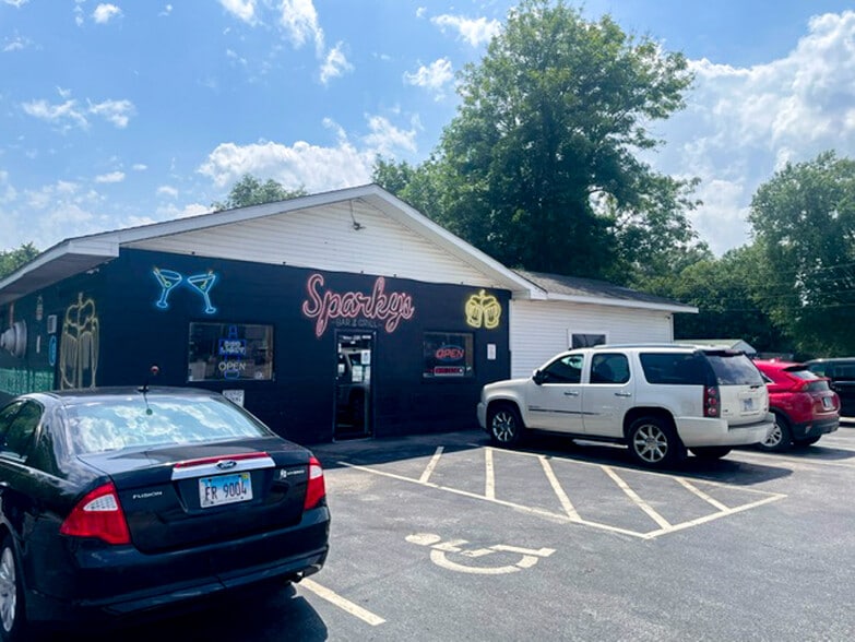 Primary Photo Of 1112 Madison St, South Roxana Restaurant For Sale