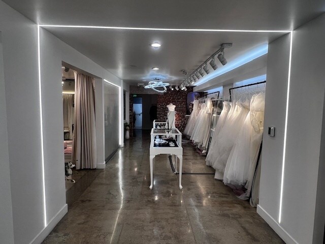 More Photos Of 330 N Western Ave, Los Angeles Storefront Retail Office For Lease