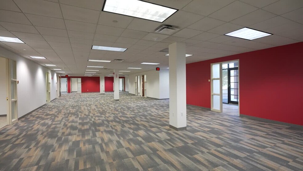 More Photos Of 1 Crossroads Dr, Bedminster Coworking Space