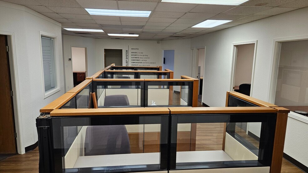 More Photos Of 301 S Ham Ln, Lodi Office For Lease