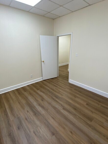 More Photos Of 370 E 149th St, Bronx Office For Lease