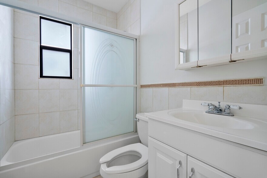 More Photos Of 875 NE 79th St, Miami Loft Creative Space For Lease