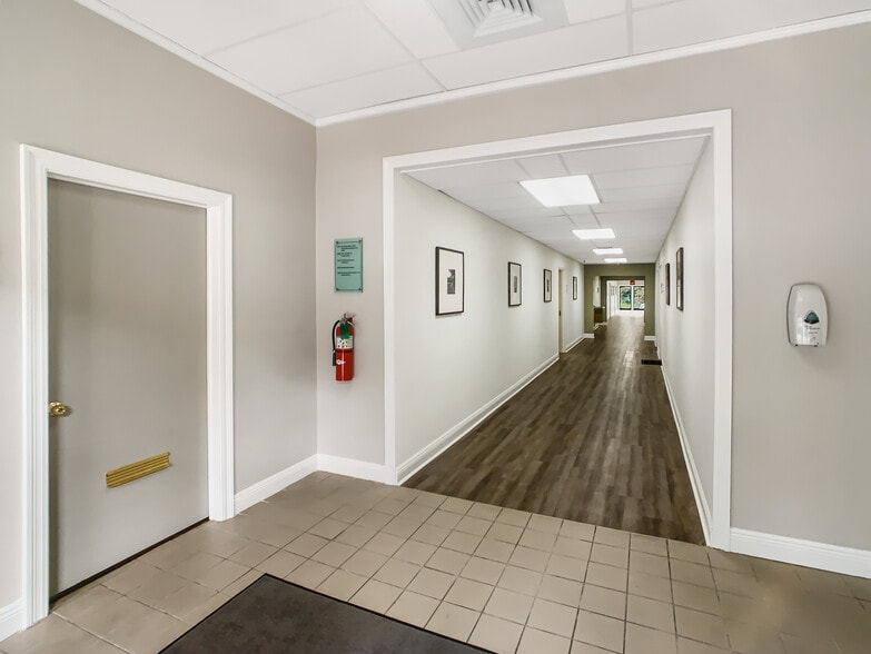 More Photos Of 574 Azalea Rd, Mobile Unknown For Lease