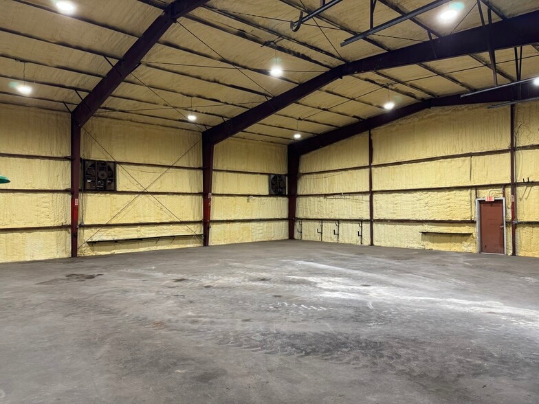 More Photos Of 4725 Mercantile St, Beaumont Industrial For Lease