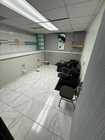 More Photos Of 15301 E 8 Mile Rd, Eastpointe Medical For Lease