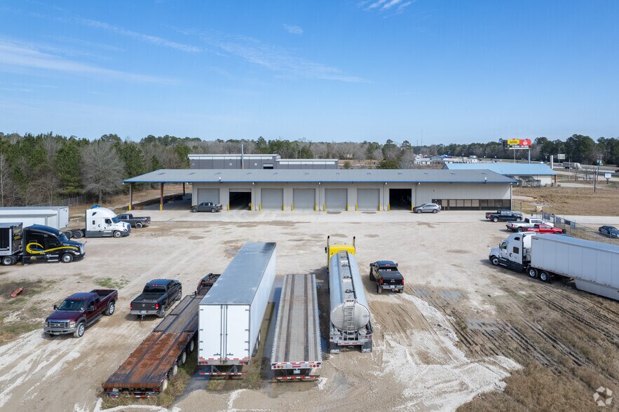 More Photos Of 18700 US Highway 59, New Caney Warehouse For Lease