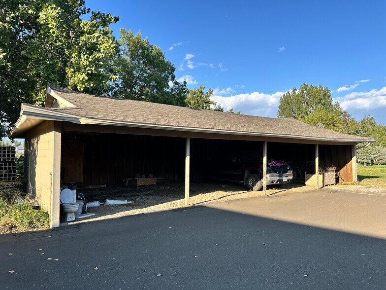 More Photos Of 9026 Kautzman Rd, Billings Warehouse For Lease