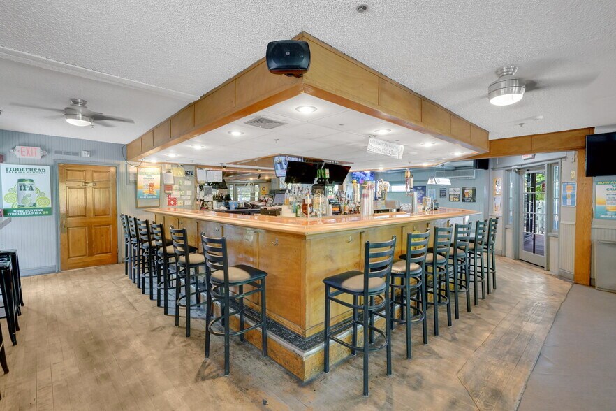 More Photos Of 287 N Elm St, Westfield Restaurant For Sale