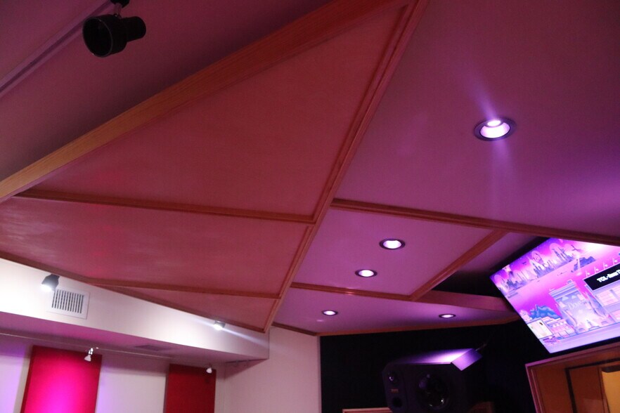 More Photos Of 7180-7194 SW 47th St, Miami Service For Sale