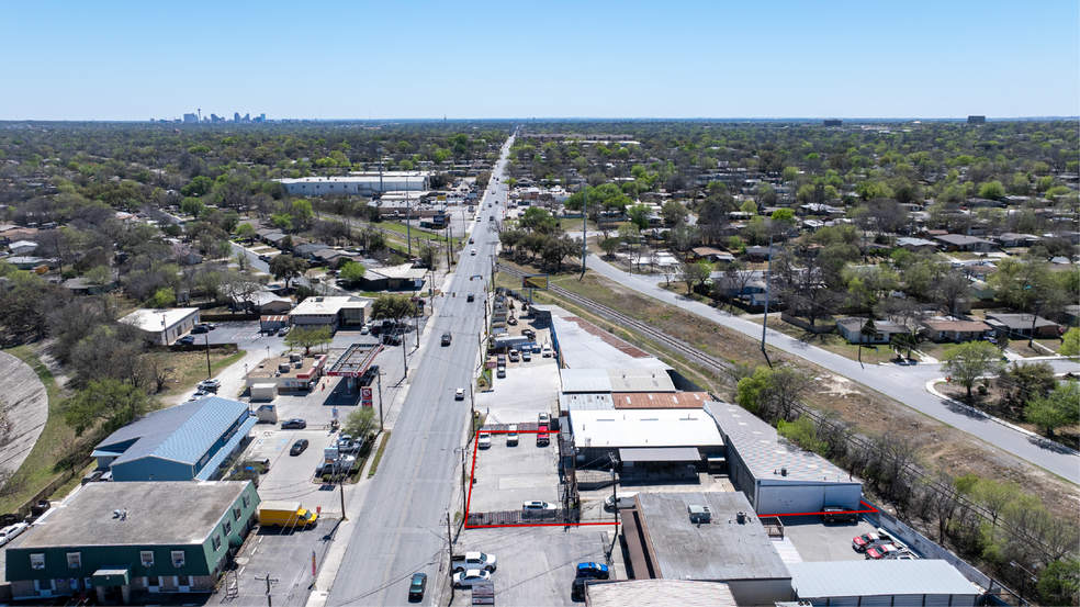 More Photos Of 4803 West Ave, San Antonio Showroom For Lease
